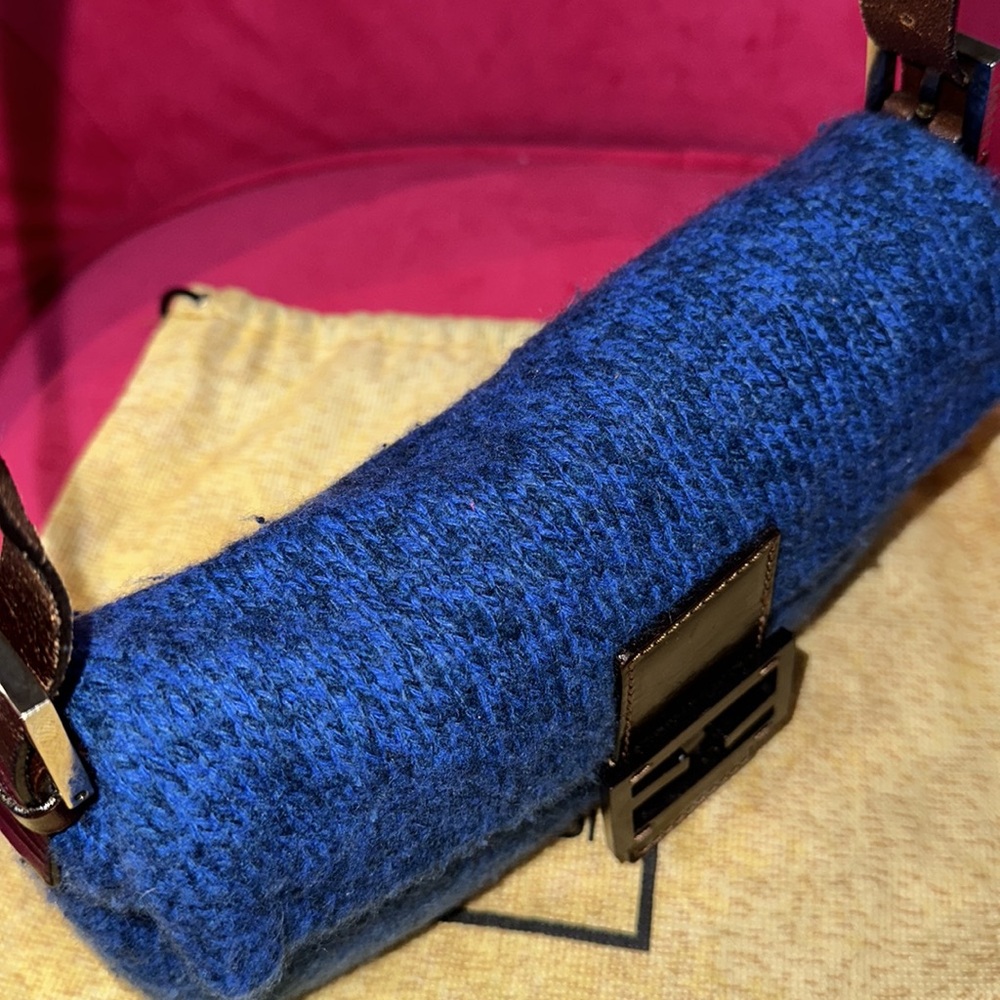 Fendi blue wool and leather lined baguette pochette shoulder purse RARE - Picture 11 of 16